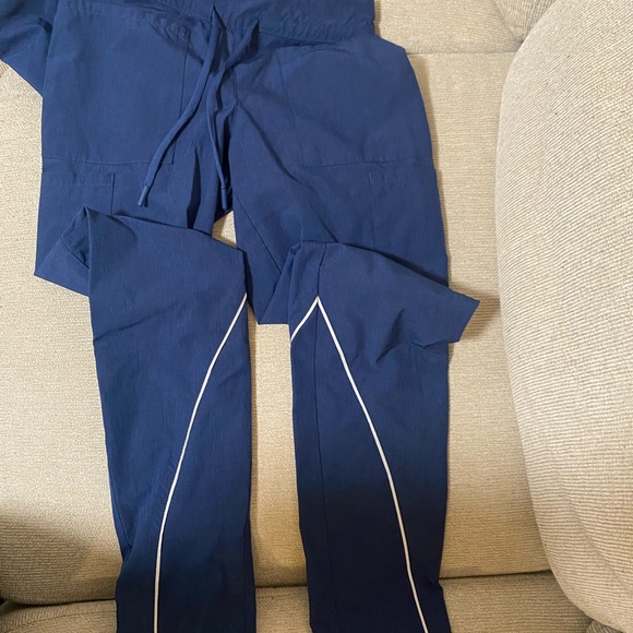 Navy scrub set XS - Picture 3 of 4